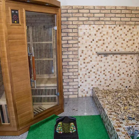 Prom Svoboda nad Úpou