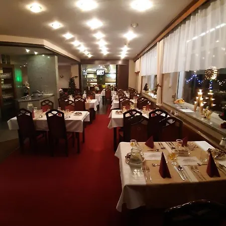 Prom Svoboda nad Úpou