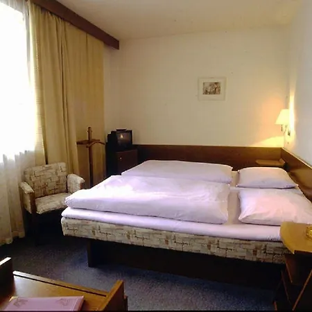 Prom Svoboda nad Úpou