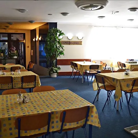 Prom Svoboda nad Úpou