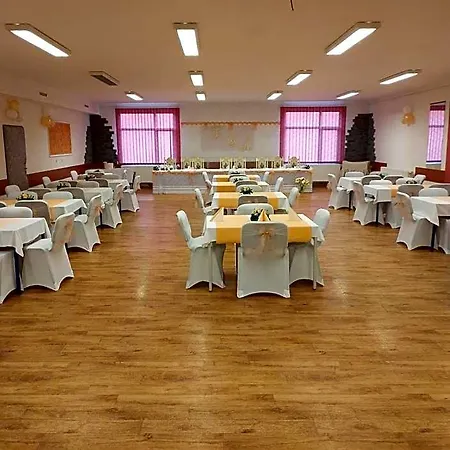 Prom Svoboda nad Úpou