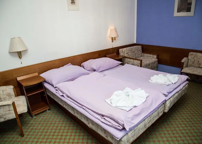 Prom Hotel