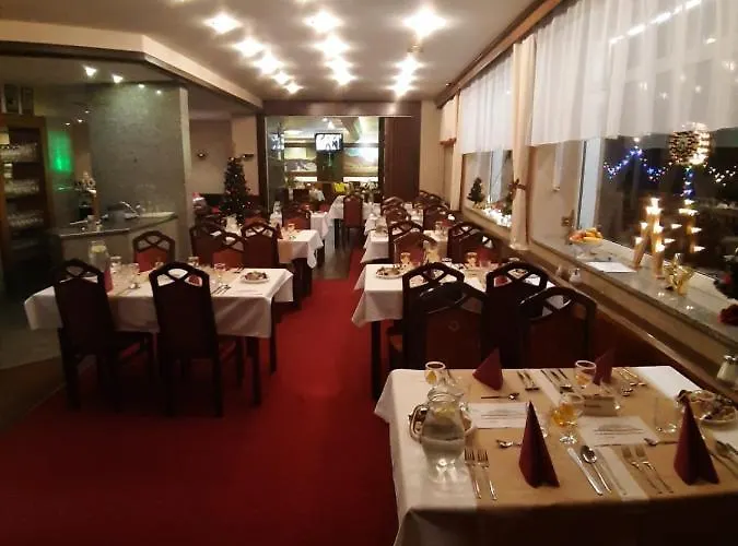 Prom Svoboda nad Úpou