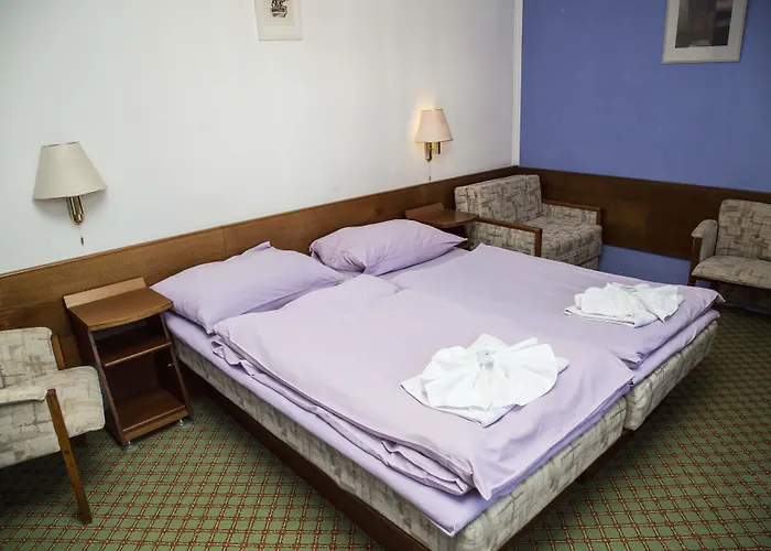Prom Hotel